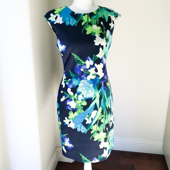 Vince Camuto Dresses & Skirts - Vince Camuto Floral Pattern Dress